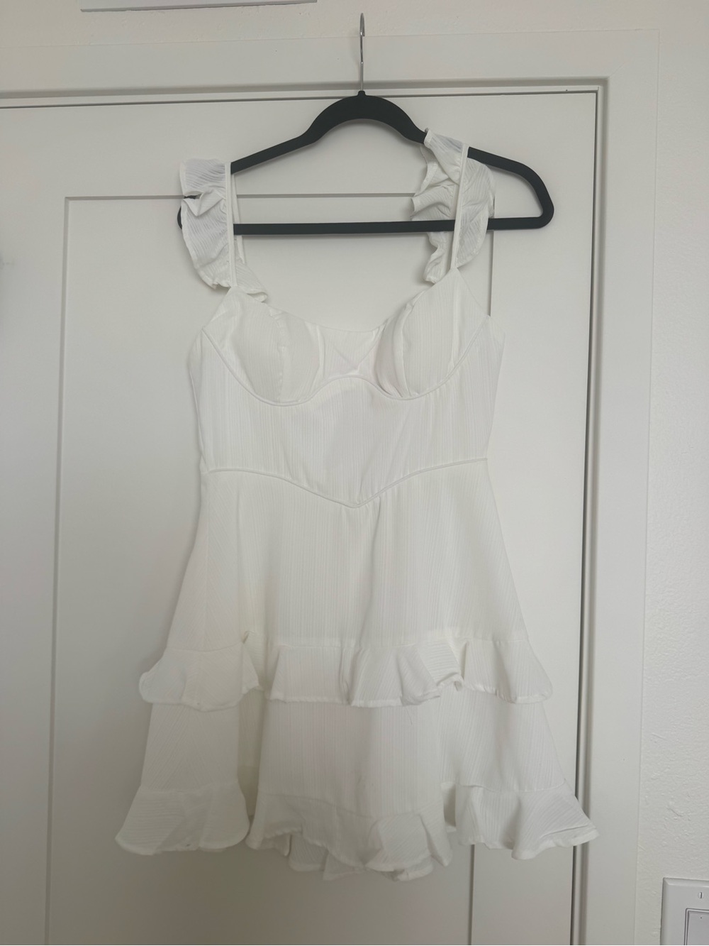 Selfie Leslie White Ruffled Tiered Chemise